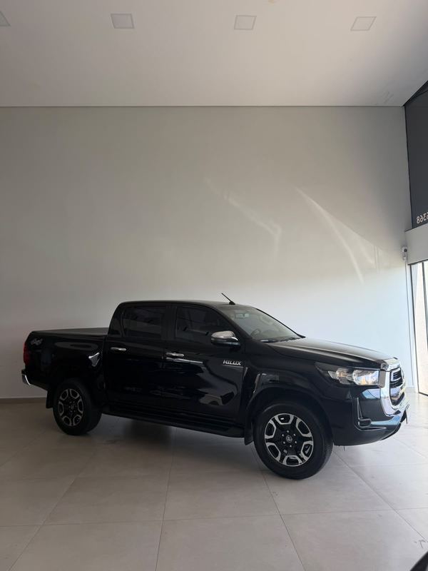TOYOTA Hilux SRV 2024